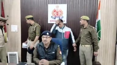 मुरादाबाद: कल्याणपुर में हुई अन्नू की हत्या के मामले आरोपी भाई गिरफ्तार रिश्ते के भाई अन्नू की गोली मारकर आरोपी भाई रोकी ने हत्या