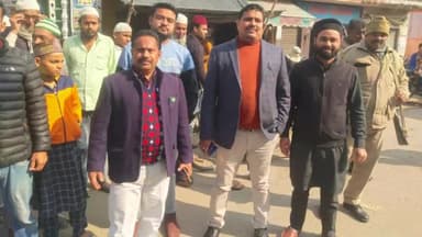 मिलक: मिलक कस्बा की बडी मस्जिद में आज  शांतिपूर्ण ढंग से सम्पन्न हुई ज़ुमे की नमाज, ज्ञानवापी को लेकर था प्रदेश भर में अलर्ट ।