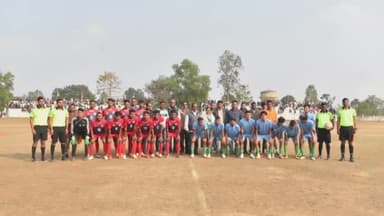 सूरजपुर: अखिल भारतीय फुटबाल प्रतियोगिता का आज का Quarter final Match  -  " यूनाइटेड लखनऊ" VS " चरचा" 

#sports #footbal #kandrai