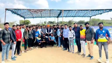 चित्तौड़गढ़: कश्मोर में बालाजी क्रिकेट क्लब द्वारा आयोजित क्रिकेट प्रतियोगिता का समापन विधायक चंद्रभान सिंह आक्या रहे मौजूद