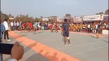 शिवपुरी नगर: ज्योतिरादित्य सिंधिया ने पोलो ग्राउंड में खेला सितौलिया