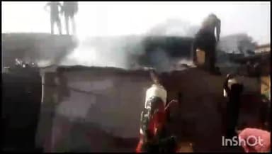 गुना: गुजराई गांव में अज्ञात कारणों से एक व्यक्ति के मकान में लगी आग, घर गृहस्ती का सामान अनाज और नगदी रुपए जले