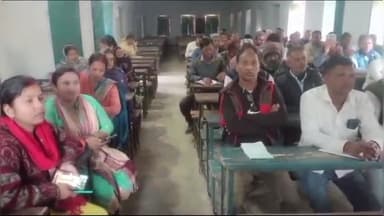 मधुपुर: मधुपुर के SPM उच्च विधालय सभागार में BEEO ने शिक्षको के साथ किया मासिक बैठक का आयोजन