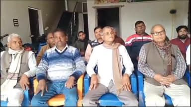 सासाराम: सासाराम के निजी हॉल में अति पिछड़ा संघर्ष मोर्चा के कार्यकर्ताओं ने किया बैठक।