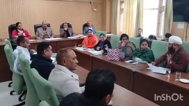 मंडी: लोकसभा चुनाव की आदर्श चुनाव आचार संहिता लगने से पहले नगर निगम मंडी कार्यालय में मेयर की अध्यक्षता में हुई बैठक