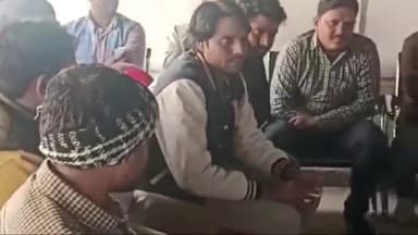 शिकोहाबाद: कोतवाली में 17 वाहनों का किया कि हुई नीलामी सीओ नायब तहसीलदार SHO रहे मौजूद एक लाख एक हजार में हुई नीलामी