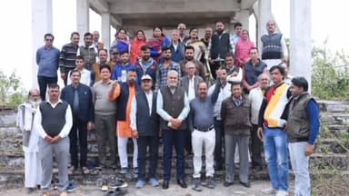 रावतभाटा: भैंसरोड़गढ़ गौतम वाटिका के रास्ते पर हो रहे अतिक्रमण को लेकर हनुमान जी के मंदिर पर ब्राह्मण समाज की हुई बैठक सम्पन्न