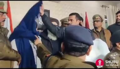 लखनऊ
मलिहाबाद में ट्रिपल मर्डर के आरोपी गिरफ्तार
पुलिस ने हत्यारोपी पिता-बेटे को किया गिरफ्तार#6december #owaisi