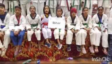 शेखपुरा: रायपुर में चल रहे 37वीं सब जूनियर ताइक्वांडो प्रतियोगिता का हुआ समापन बिहार टीम से जिले के पांच खिलाड़ियों ने पदक जीता