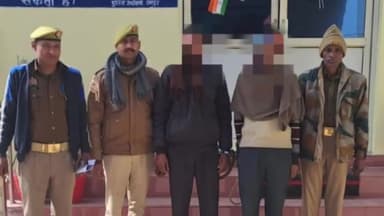 मिलक: कोतवाली मिलक पुलिस ने 2वारंटियों को ज्योहरा गाँव से गिरफ्तार कर किया कोर्ट में पेश कोर्ट ने दोनों वारांरियों को भेजा जेल