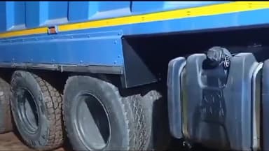 डेहरी: आयर कोठा में छापेमारी के दौरान एसडीएम ने ओवरलोडेड बालू लदे छह हाईवा को किया जब्त, बालू माफियाओं में मचा हड़कंप