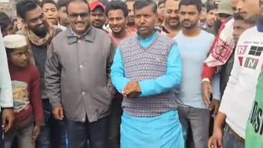 चोरौत: आवापुर में क्रिकेट टूर्नामेंट का क्षेत्र के विधायक ने किया उद्घाटन