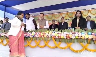 कटिहार: संयुक्त कृषि भवन परिसर में आत्मा कटिहार के द्वारा 2 दिवसीय किसान मेला सह उधान प्रदर्शनी का डीएम ने किया उदघाटन।