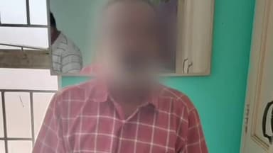 விருத்தாசலம்: கம்மாபுரம் மெயின் ரோடு பகுதியில் மோட்டார் சைக்கிள் திருடிய வாலிபரை போலீசார் கைது செய்தனர்