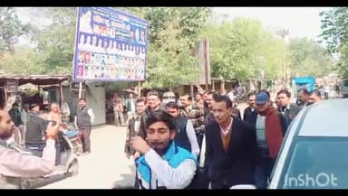 मऊरानीपुर: मऊरानीपुर तहसीलदार के खिलाफ एक जुट हुए तहसील परिसर में वकील,जमकर लगाए मुर्दाबाद के नारे।