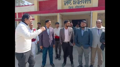 बरौली: बरौली प्रखंड कार्यालय का डीएम ने किया निरीक्षण, योजनाओं से लोगों को लाभ दिलाने का दिया निर्देश।