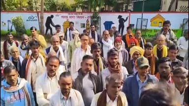 मौदहा: पुल के निर्माण की मांग को लेकर बैजेमऊ के ग्रामीणों ने जिलाधिकारी से लगाई गुहार