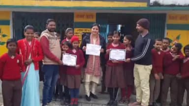 भदोही: गंगापुर प्राइमरी स्कूल की दो छात्राये ऑनलाइन कार्यशाला में हुई विजेता ,प्रशस्ति पत्र देकर छात्राओं को किया गया सम्मानित