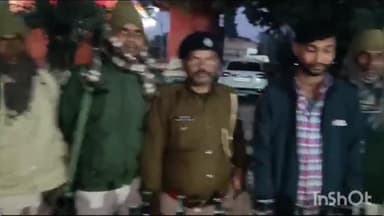 मधवापुर: बिहारी पुल के पास बाइक की सीट व कमर में छुपा कर रखे शराब के साथ धंधेबाज गिरफ्तार