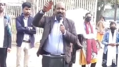 गुना नगर: बिजली विभाग के गेट पर बिजली उपभोक्ता संगठन ने महंगी बिजली और निजीकरण के विरोध में किया प्रदर्शन