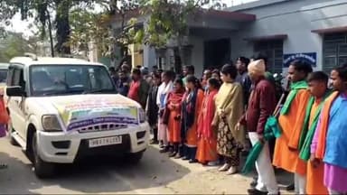 चोरौत: जनकल्याणकारी जागरूकता रथ को किया गया रवाना, चोरौत प्रखंड में जाकर लोगों को करेगी जागरूक