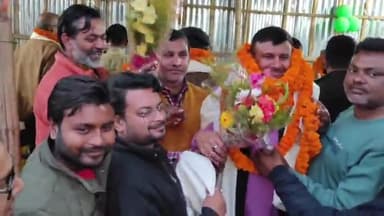 कटिहार: सहायक थाना में विदाई समारोह का हुआ आयोजन, थाना प्रभारी सहित अन्य पुलिसकर्मी को दिया गया भावभीनी विदाई