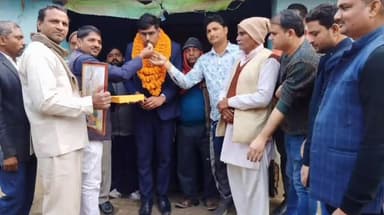 भदोही: सुरियावा में अखिल भारतीय यादव महासंघ के पदाधिकारियों ने एसडीएम के पद पर चयनित पवन यादव और धीरेंद्र यादव को किया सम्मानित