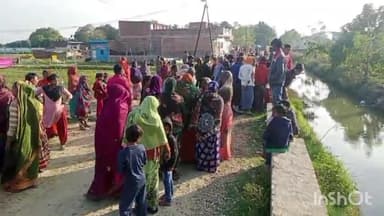 मिर्ज़ापुर: शहर कोतवाली थाना क्षेत्र के पक्का पोखरा स्थित गंगा प्रदूषण के नाले में एक अधेड़ का सव मिलने से मचा हड़कंप मौके पर पुलिस