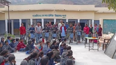 बुहाना: माकडो की राजकीय बालिका माध्यमिक विद्यालय में निशुल्क साईकिल वितरण कार्यक्रम हुआ आयोजित