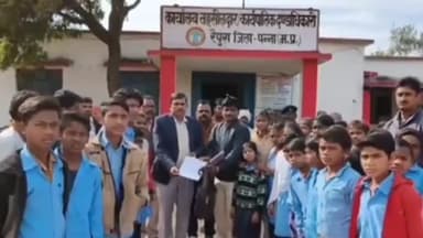 रैपुरा: मध्यान भोजन स्वसहायता समूह की अध्यक्षा  एवं उसका पति स्कूल आकार करते हैं अभद्रता  पौड़ी के बच्चों ने दिया शिकायती पत्र