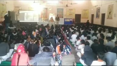 मारवाड़ जंक्शन: मारवाड़ जंक्शन सरस्वती विद्या मंदिर पर आरपीएफ ने रेल सुरक्षा के लिए छात्रों को किया जागरूक