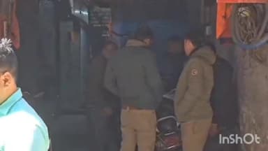 आगरा: थाना कोतवाली अंतर्गत सर्राफ़ा बाजार स्थित बुलियन कारोबारी की फर्म पर स्टेट जीएसटी का छापा,बन्द रहा सर्राफ़ा बाजार