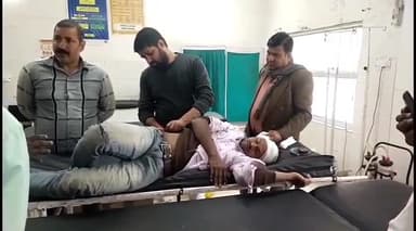 इटावा: बसरेहर इलाके में कार की टक्कर लगने से खाद लेकर घर जा रहा बाइक सवार युवक हुआ घायल जिला अस्पताल में इलाज जारी