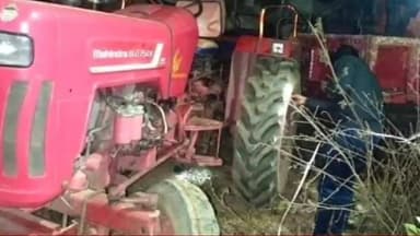 डेहरी: नगर थाने की पुलिस ने अवैध बालू खनन के खिलाफ छापेमारी के दौरान  जीटी रोड से बालू लदा ट्रैक्टर किया जब्त