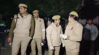 हरदोई: बेनीगंज के शुक्लापुर गांव के पास ट्रैक्टर ट्राली अनियंत्रित होकर पलटी, दो श्रद्धालुओं।की मौत,बीस से अधिक घायल