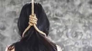 हुज़ूर: भोपाल के करौंद इलाके में एक महिला ने फांसी लगाकर की खुदकुशी।