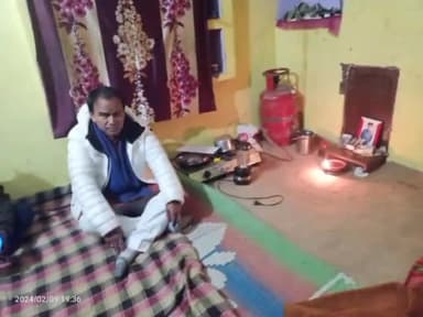 थलीसैंण: कैबिनेट मंत्री डॉ धन सिंह रावत ने ग्वाड गांव में गुलदार द्वारा मारे गए बच्चों के परिजनों से की मुलाकात