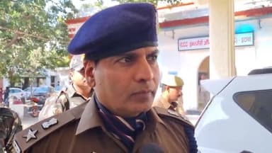 इटावा: वैदपुरा इलाके में मिले जले हुए शव के मामले में  एसएसपी संजय कुमार वर्मा ने जानकारी दी । एभी तक शव की नही हो सकी शिनाख्त