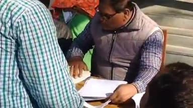 साहेबपुर कमाल: साहेबपुरकमाल थाना परिसर में जनता दरबार का आयोजन किया गया, मौके पर 3 मामलों का निष्पादन किया गया एवं 2 नए मामले भी आए