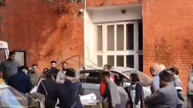 कालका: बिटना सिउड़ी में वकील पति ने चाकू मारकर की पत्नी की हत्या, पुलिस ने पोस्टमार्टम करवाकर परिजनों को सौंपा शव