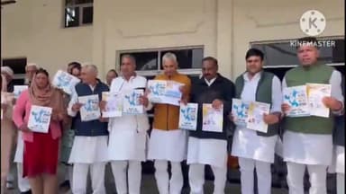 खरखौदा: गोपालपुर मार्ग स्थित शिव गार्डन में घर-घर कांग्रेस, हर-घर कांग्रेस के तहत कांग्रेस कार्यकर्ताओं की बैठक हुई आयोजित