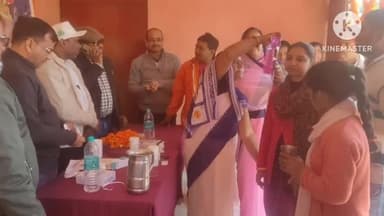 बीरपुर: बीडीओ व चिकित्सा पदाधिकारी ने दवा खिलाकर फाइलेरिया उन्मूलन कार्यक्रम का पर्रा में किया शुभारंभ