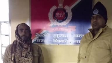 शिकोहाबाद: ट्रैक्टर की टक्कर से रेलवे का गेट तोड़ने के आरोपी को आरपीएफ रेलवे स्टेशन शिकोहाबाद ने गाँव निजामपुर से किया गिरफ्तार