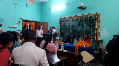 वीर कुंवर सिंह यूनिवर्सिटी में शिक्षक की विदाई समारोह
31 जनवरी को ही हो चुकी थी लेकिन वीडियो आज उपलब्ध हो पाए