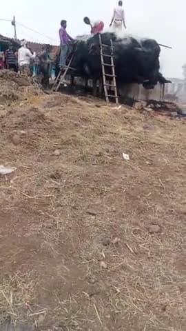 बजाग: बजाग ग्राम मिढ़ली पैरा में लगी भीषण आग #बडी दुर्घटना से बाची घर बाल बाल बचे