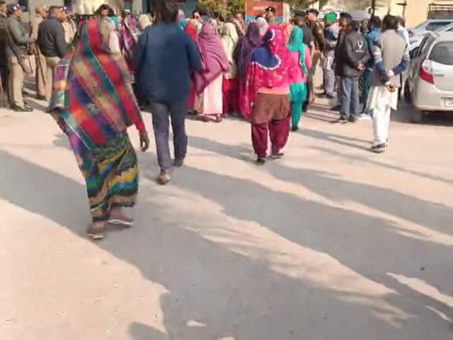 नारासन: hastinapur se lakar pati ne ki patni ki hatya#newsnation 
@cmdnewsofficial