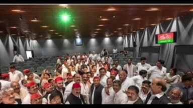 अमरोहा: लोकसभा चुनाव को लेकर सपा के राष्ट्रीय अध्यक्ष अखिलेश यादव ने अमरोहा के सपा पदाधिकारी के साथ की बैठक,