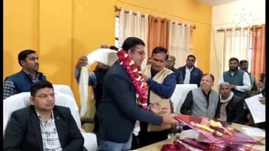 शिकोहाबाद: नायब तहसीलदार अवनीश कुमार का तबादला होने पर तहसील कार्यालय परिसर में विदाई समारोह का हुआ आयोजन