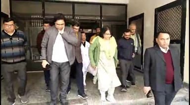 इटावा: जिला अस्पताल में अपर निदेशक स्वास्थ्य ने किया निरीक्षण,100 सैया एमसीएच बिंग शुरू ना होने पे जताई नाराजगी,एसीएमओ सीएमएस र