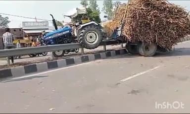 कैसरगंज: फखरपुर थाना क्षेत्र अंतर्गत डिवाइडर पर चढ़ी गन्ना नदी ट्रैक्टर ट्राली टला बड़ा हादसा ड्राइवर को कोई मामूली चोट